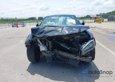 2016 Chrysler 300 S из США, поврежденный, VIN 2C3CCABG3GH219954